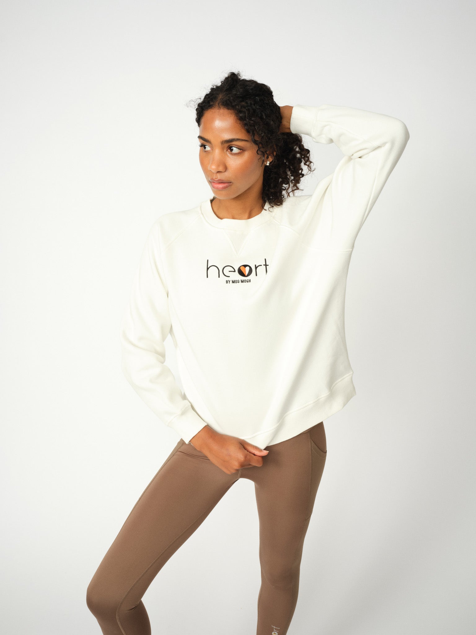 Modelshot / Ecru / Detail